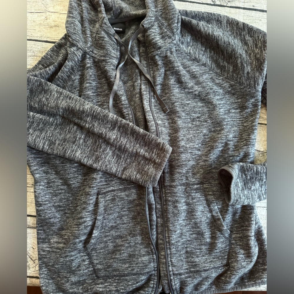 Reebok women’s plus size 1X fleece hooded jacket.  Like new excellent condition
